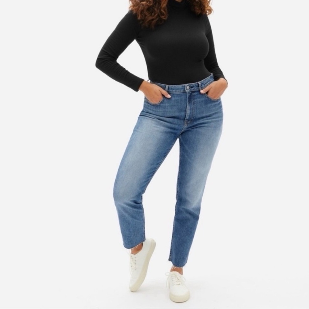 Everlane The Curvy Cheeky Jean Cropped Distressed Hem